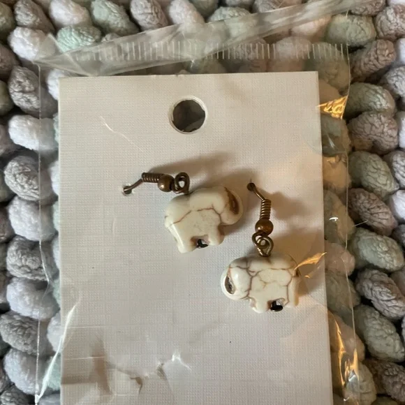 Small faux ivory Ellie earrings- handcrafted. - Picture 2 of 2